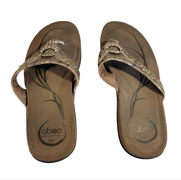 Abeo Sunrise Off White Faux Snake Skin Print Flip Flops Women's Size 10 - Picture 8 of 12